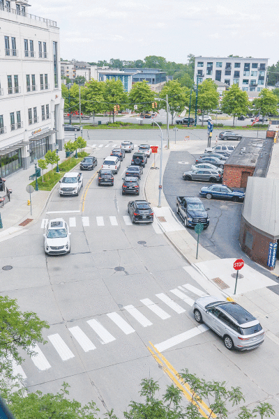  The city of Birmingham has approved a resolution that paves the way for a new crosswalk connecting the south side of Brown Street to the south side of Forest Avenue. 