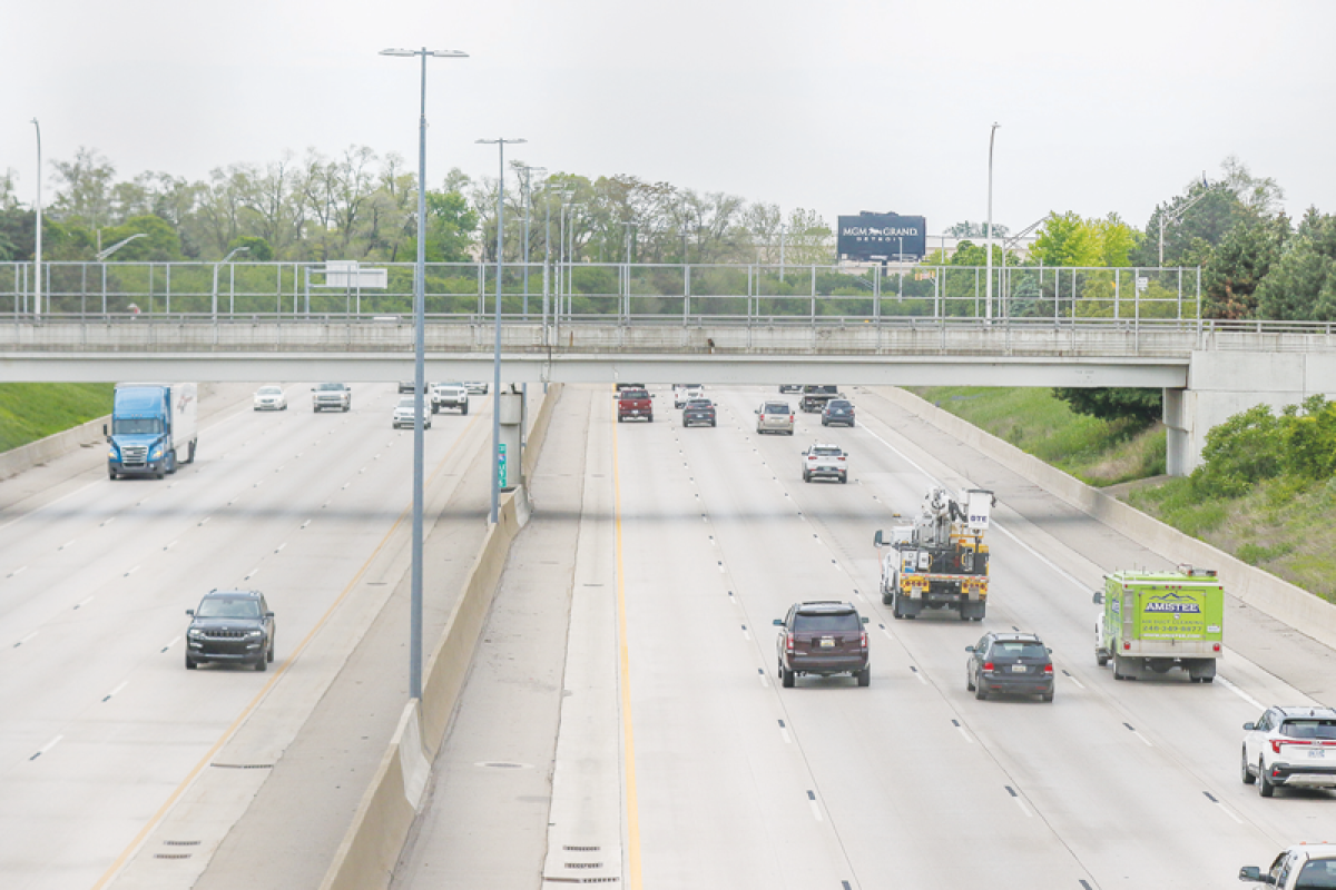  Next year marks the beginning of the final phase of a freeway reconstruction project that will run along I-696 from Dequindre to Lahser roads. 