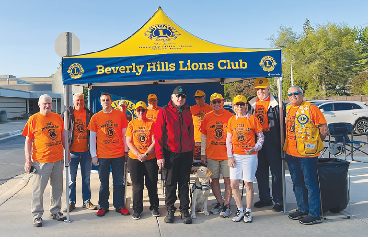  Members of the Beverly Hills Lions Club set up last year’s Memorial Day Fun Run/Walk. 