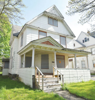  A former West Bloomfield resident was among three women who recently moved into a renovated home in Pontiac as part of a Grace Centers of Hope after-care program. Pictured is the home prior to being renovated. 