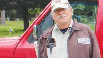  Oakview Cemetery groundskeeper retires after 57 years 