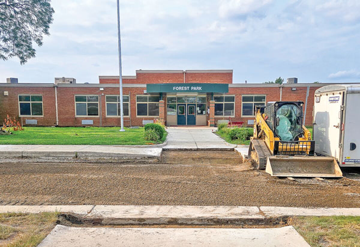  Forest Park Elementary School, in Eastpointe Community Schools, is receiving a new parking lot and sidewalk. Work also is being done to address the parking lot’s drainage issues. 