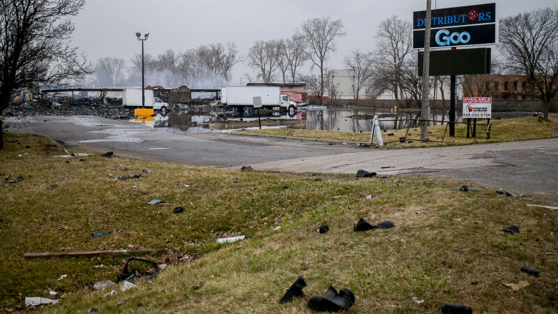 EPA begins cleanup of Goo Smoke Shop