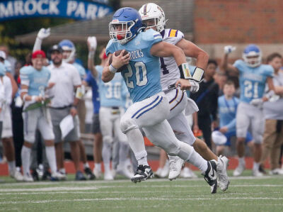  Detroit Catholic Central senior Lee Krueger rips off a big run. 