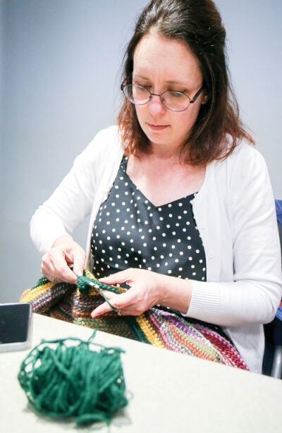  Amy Romanoski uses a technique called Tunisian crochet. 