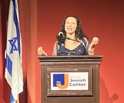  Nicole Meisner speaks during her induction into the Michigan Jewish Sports Hall of Fame Oct. 29 at The J in West Bloomfield. 