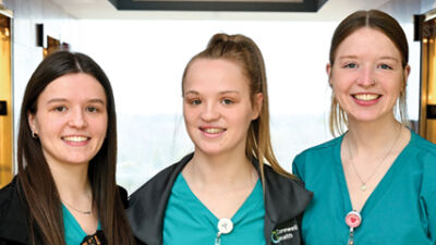  Trio of nurse sisters to ride in Thanksgiving parade 