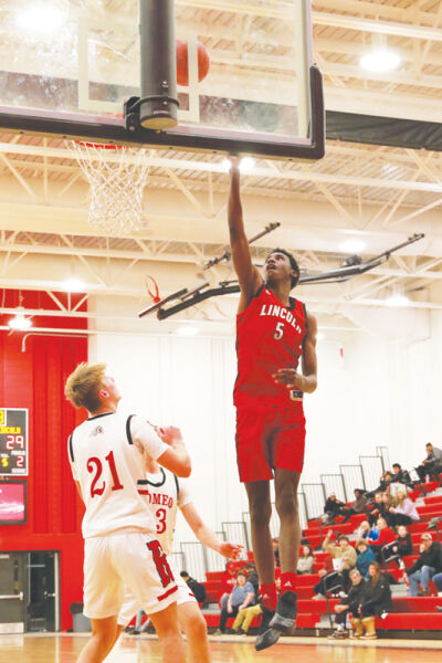  Warren Lincoln will take on Byron Center Dec. 21 at Clarkston High School in The D Zone Invitational. Tipoff is scheduled for 5:15 p.m. 