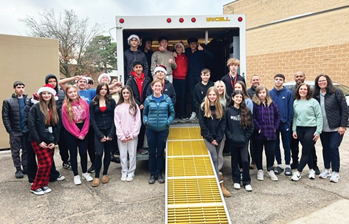  The Kiwanis Club of Utica-Shelby Township partnered with Utica Community Schools for a food drive during the holidays. 