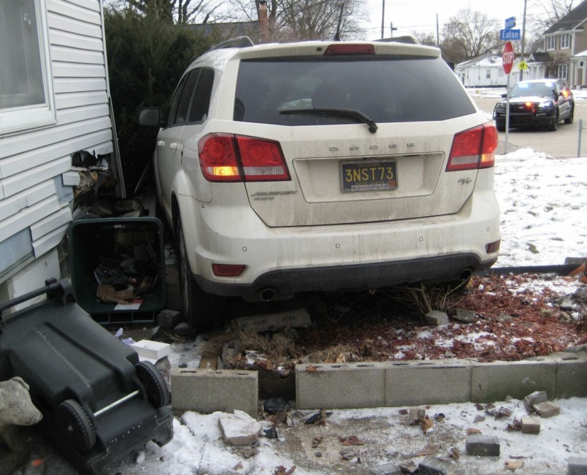  A Southfield resident was arrested after allegedly attempting to flee from police. The resulting pursuit ended with the suspect’s vehicle crashing into a Berkley home. 